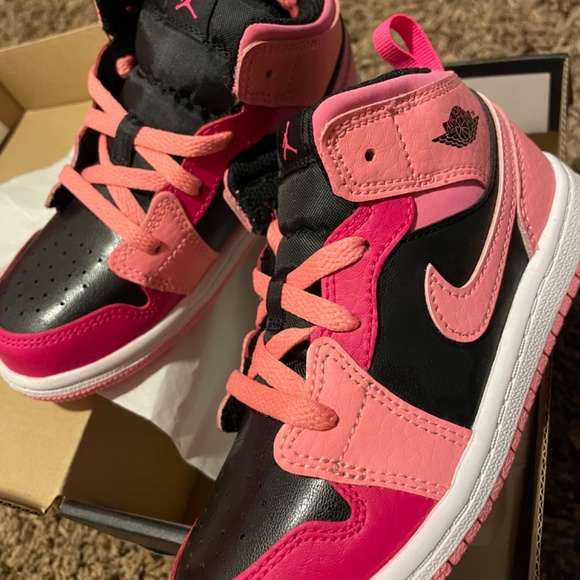 Jordan 1 mid CORAL CHALK PINKSICLE - Picture 4 of 6